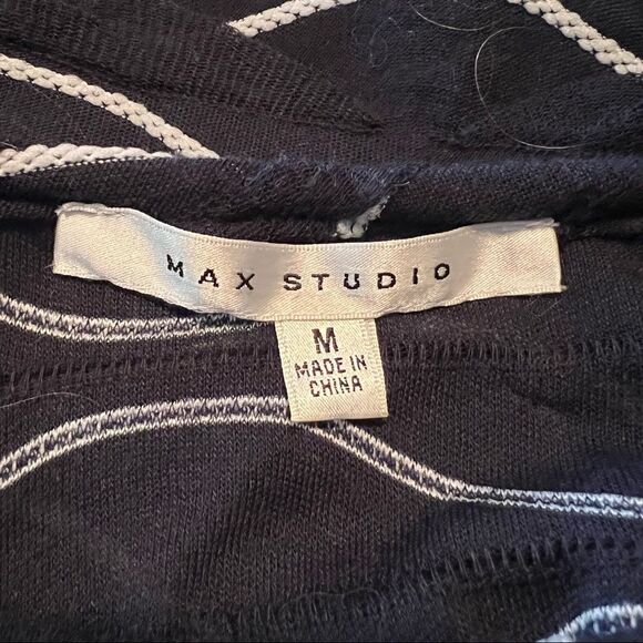 3 for $30! Max studio navy scallop sweater - Picture 4 of 11